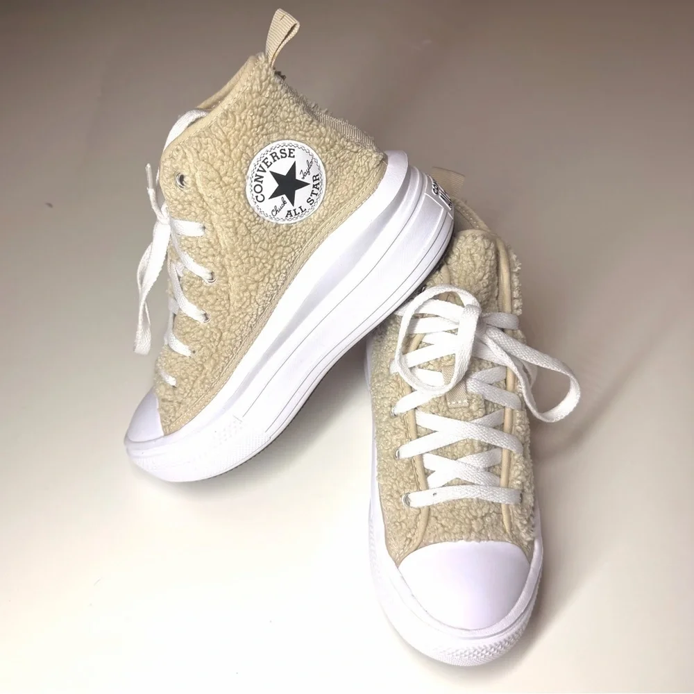 Converse Kids Chuck Taylor All Star Move Platform Sherpa Sneakers Size- 1.5